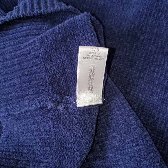 Crewneck Knitted Style Sweater - Picture 3 of 3